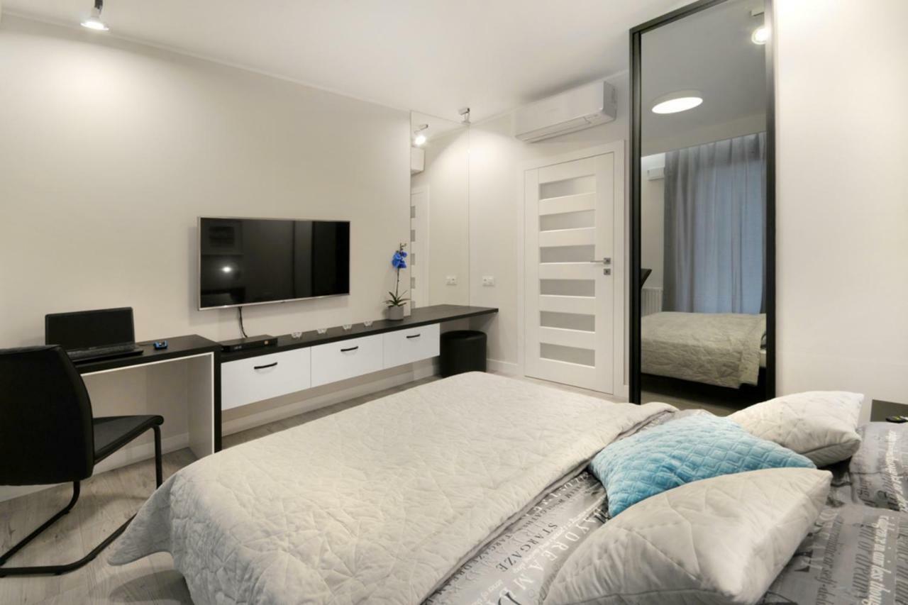 P&O Serviced Apartments Solec Warsaw Exterior photo