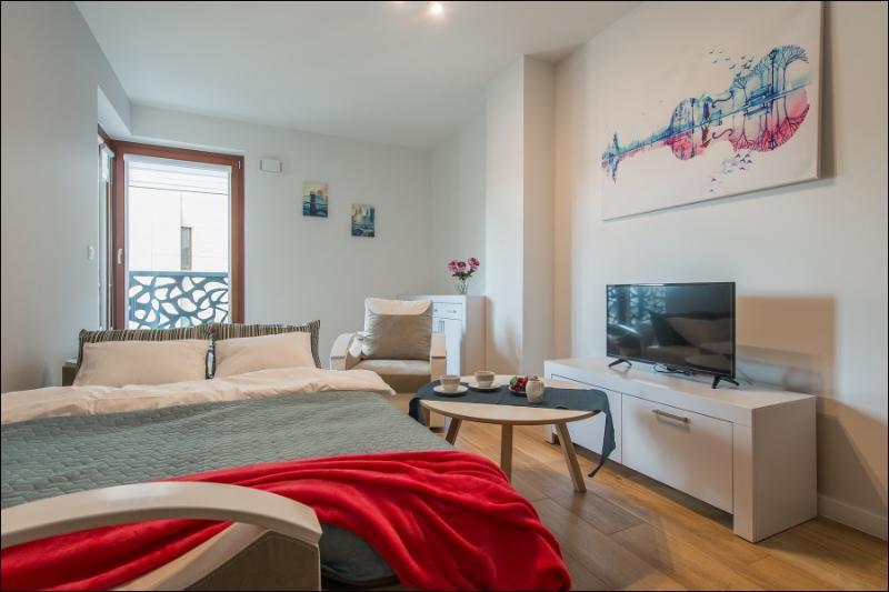 P&O Serviced Apartments Solec Warsaw Exterior photo